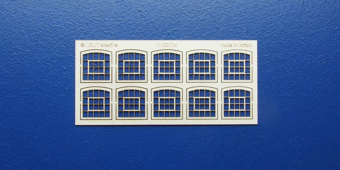 M 00-22c OO gauge kit of 10 industrial windows Kit of 10 industrial windows. Made with high quality fiber board 0.7mm thick.
